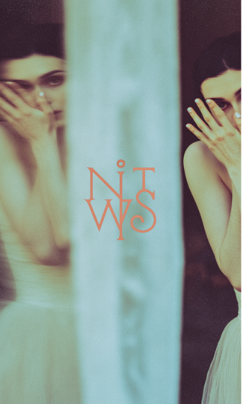 "Behind the Veil: Ein Flüstern hinter dem Vorhang" – Digitaler Kunstdruck